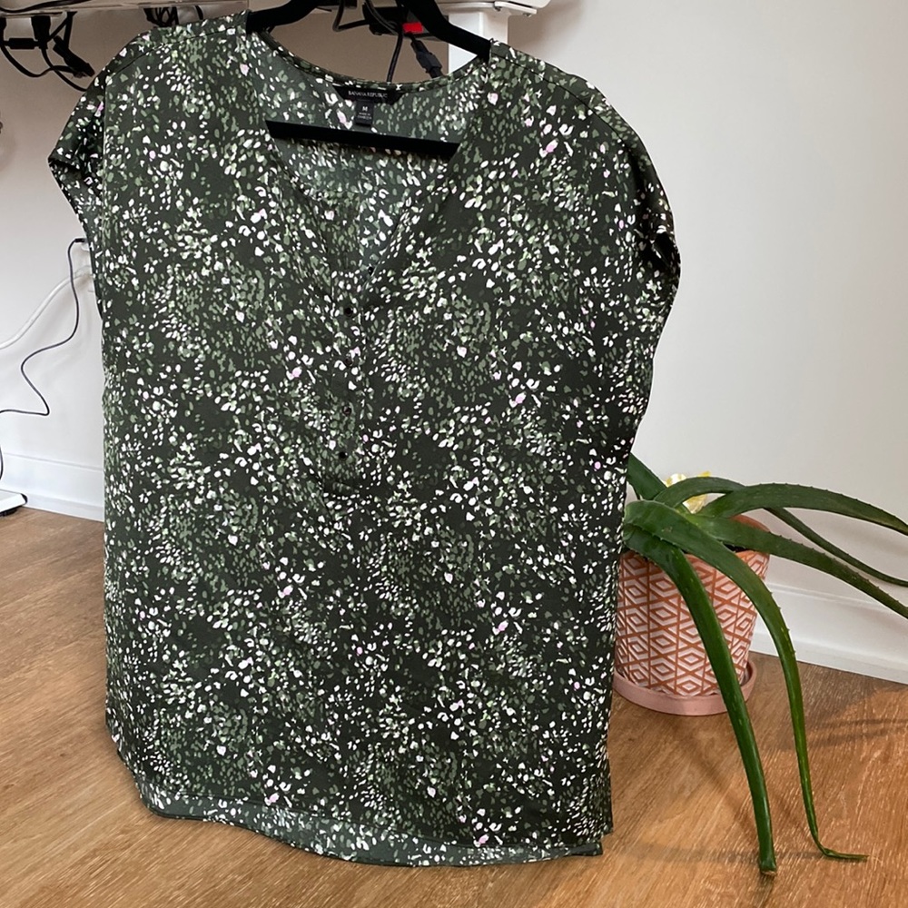 Banana republic short sleeve oversized floral top